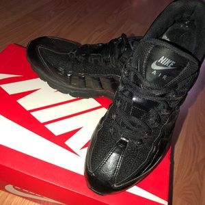 all black leather air max 95